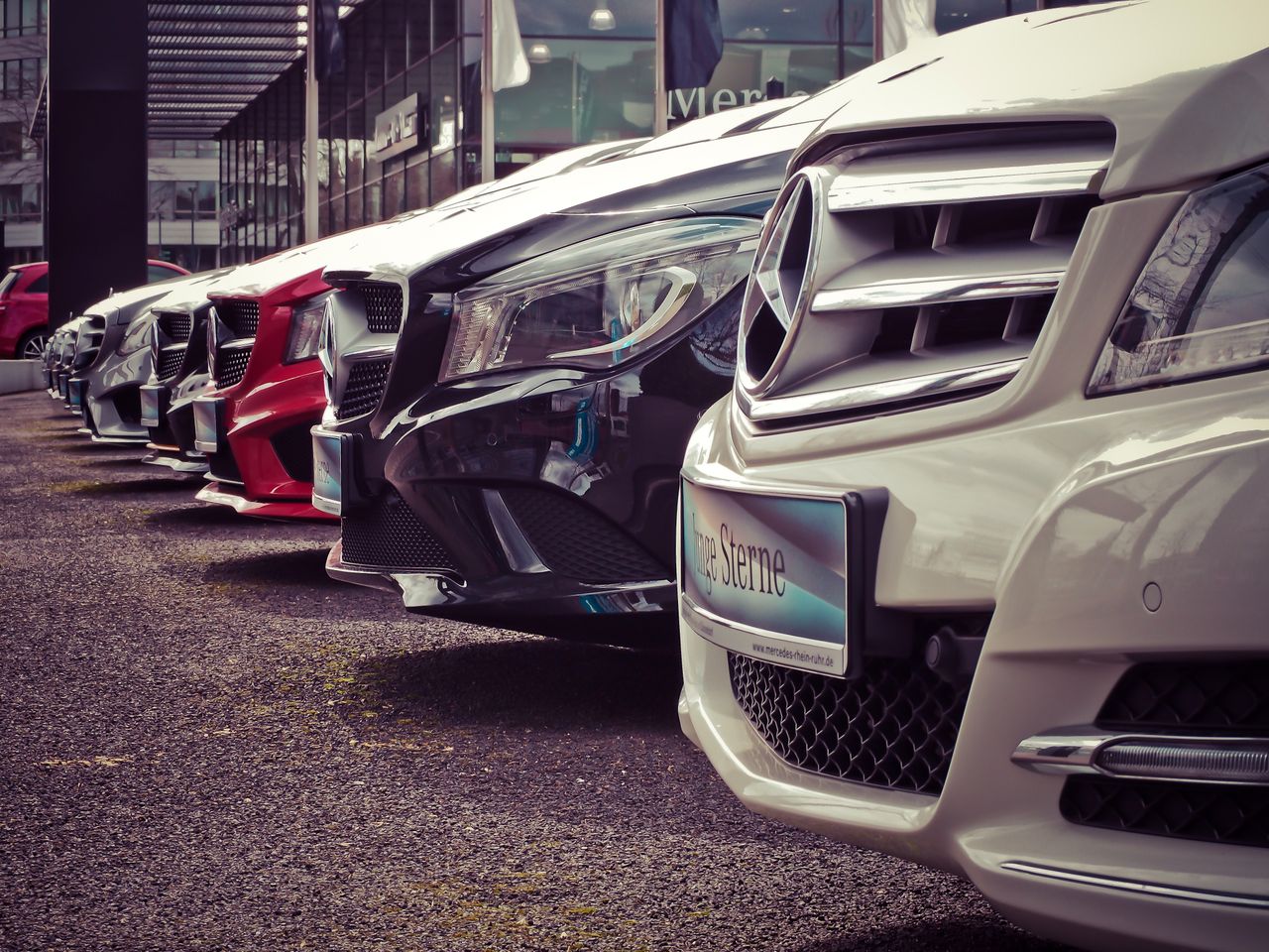 Litige avec une concession automobile dans le Var : quels recours ?